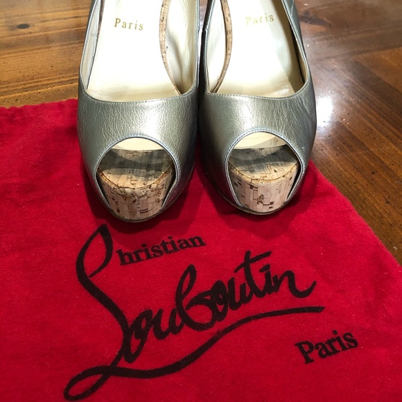 Christian Louboutin Gold Leather Peep Toe Cork - Picture 12 of 16